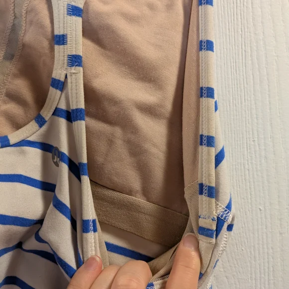 Lululemon Tank With Built In Bra - Picture 4 of 5